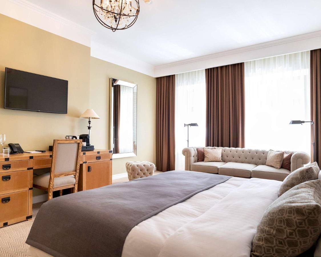 Best Western Plus Market Square Лвив Екстериор снимка