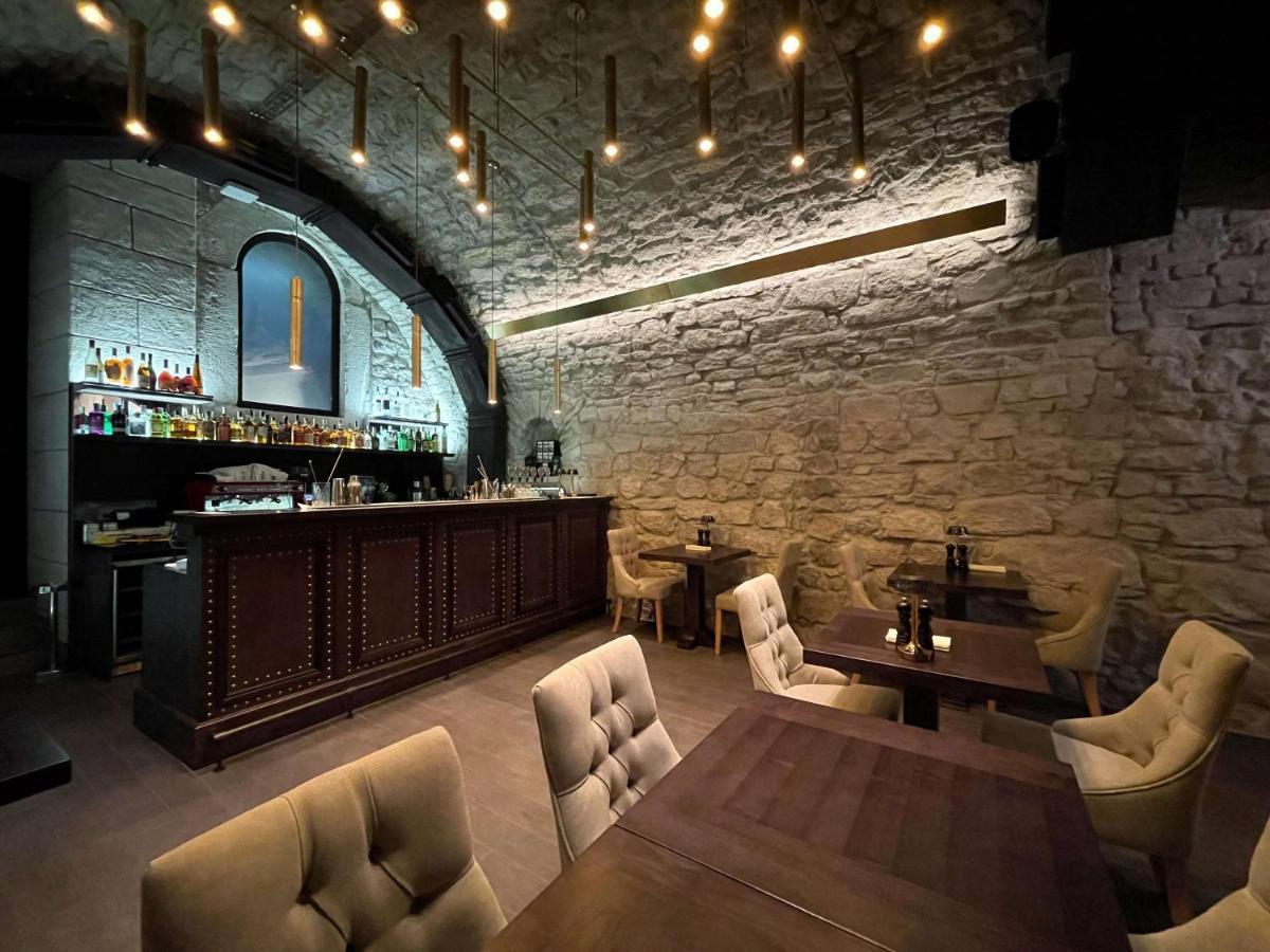 Best Western Plus Market Square Лвив Екстериор снимка