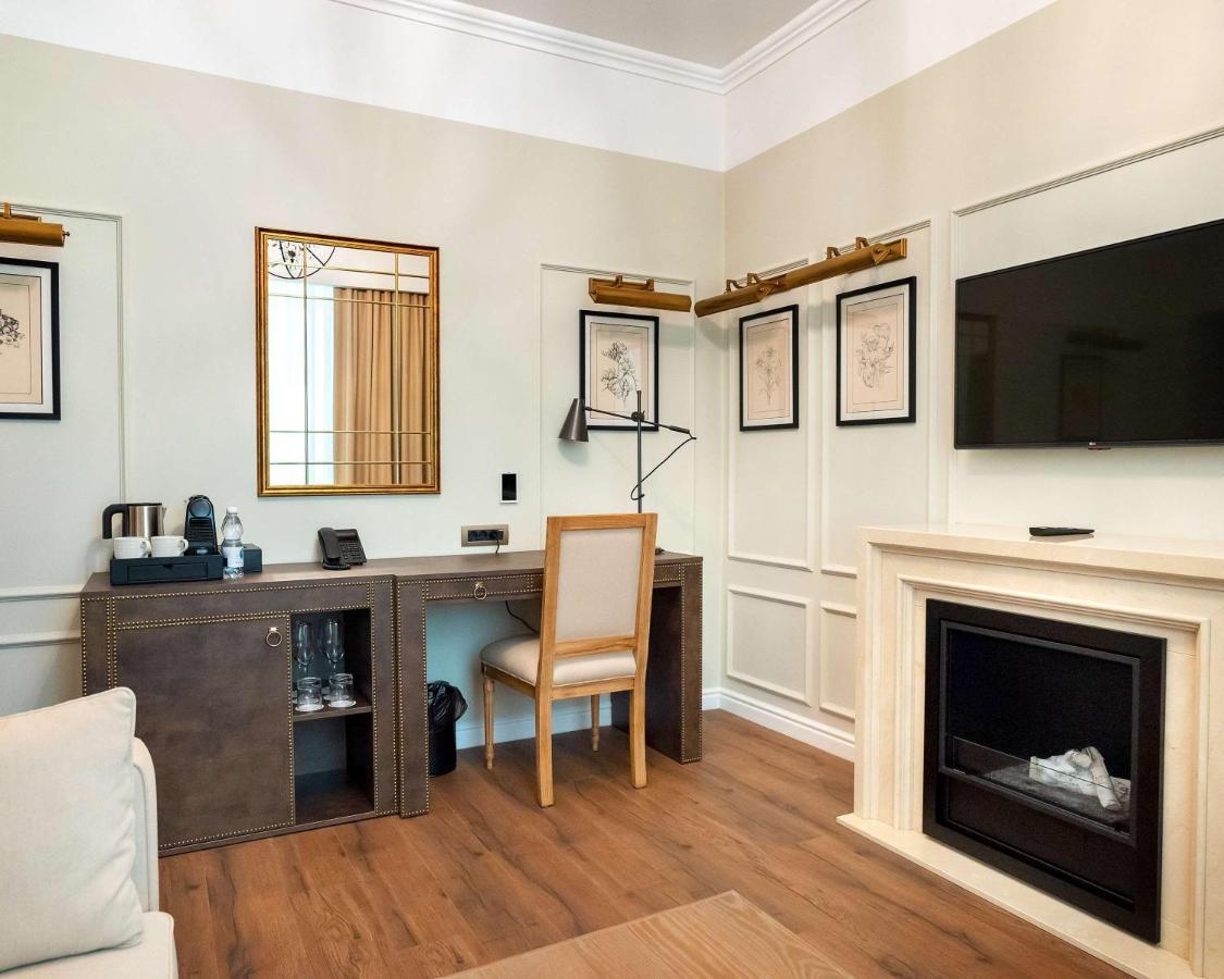 Best Western Plus Market Square Лвив Екстериор снимка