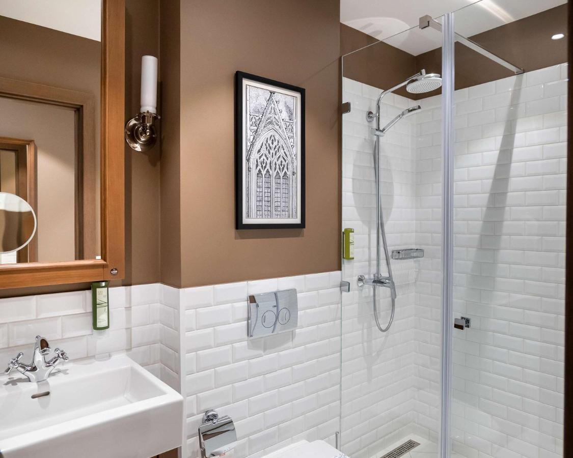 Best Western Plus Market Square Лвив Екстериор снимка