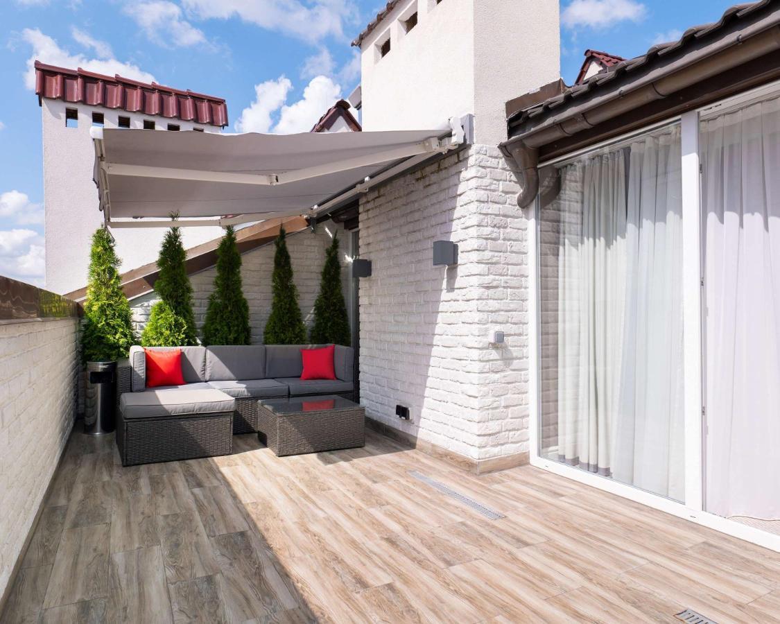 Best Western Plus Market Square Лвив Екстериор снимка