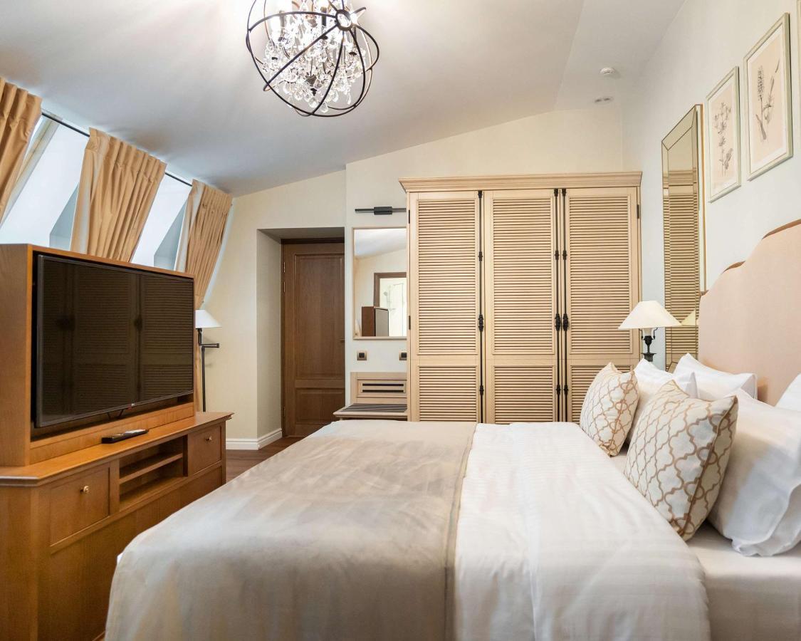 Best Western Plus Market Square Лвив Екстериор снимка
