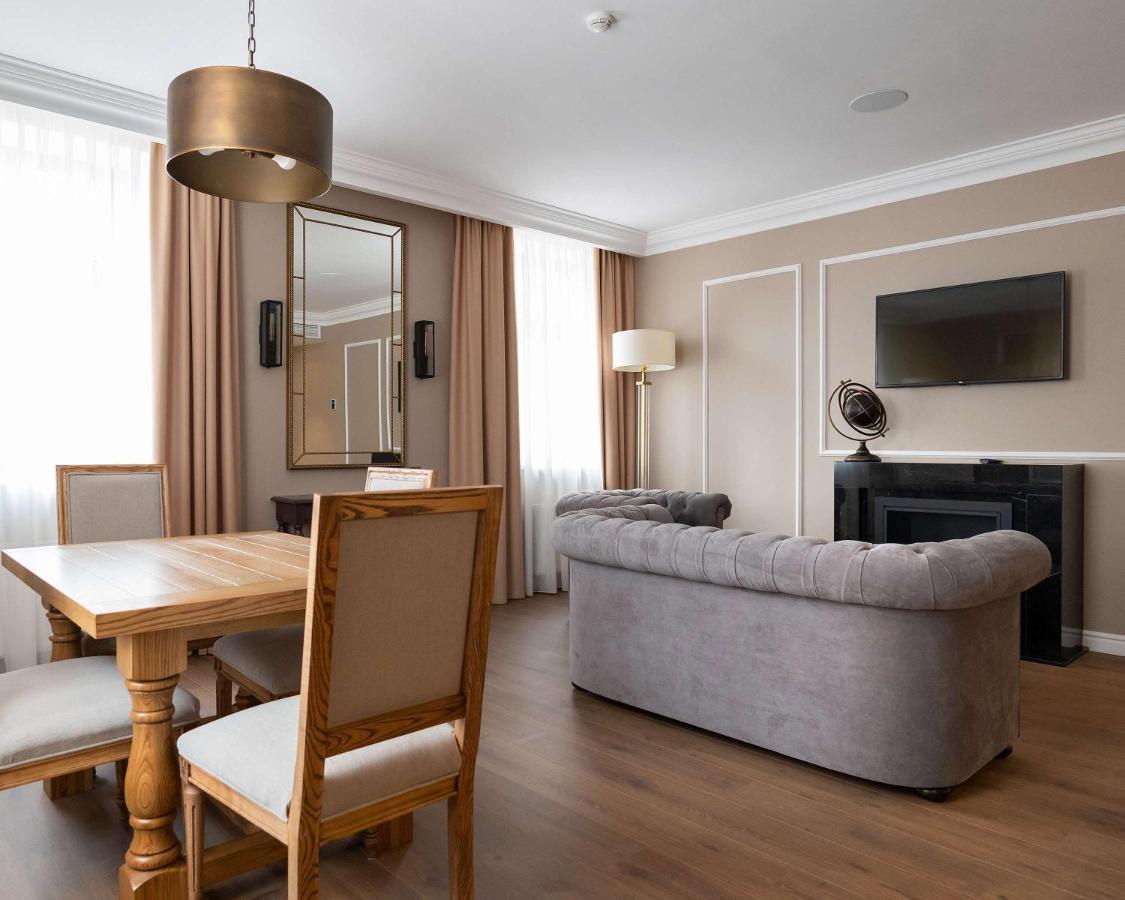 Best Western Plus Market Square Лвив Екстериор снимка