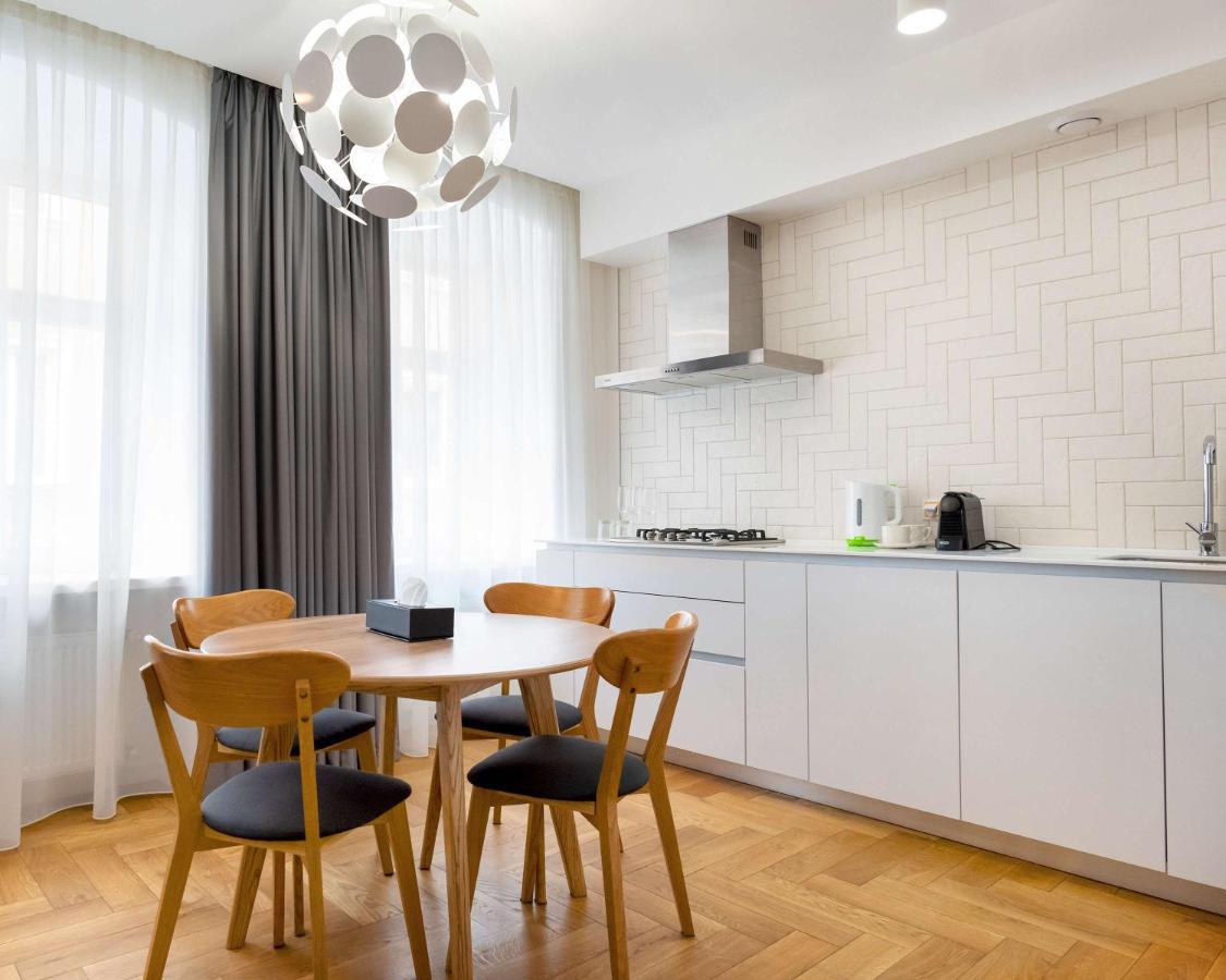 Best Western Plus Market Square Лвив Екстериор снимка